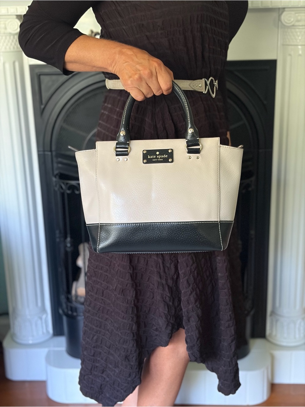 Kate Spade Wellesley Camryn leather bag with COA papers. Includes shoulder strap